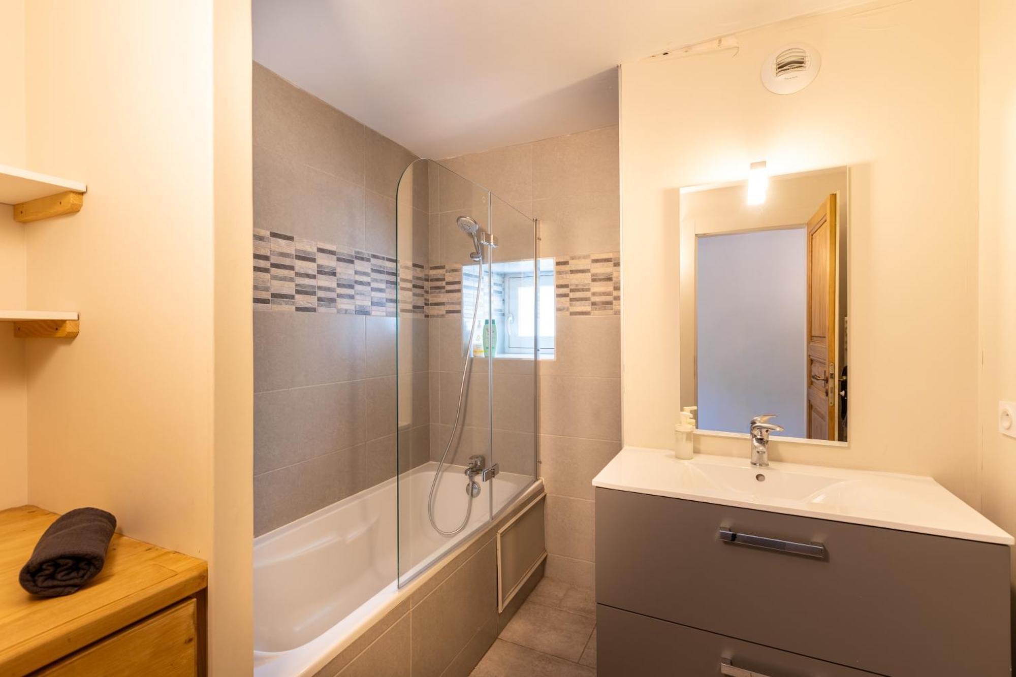 La Grande Maison Rouge Angoustrine Room photo