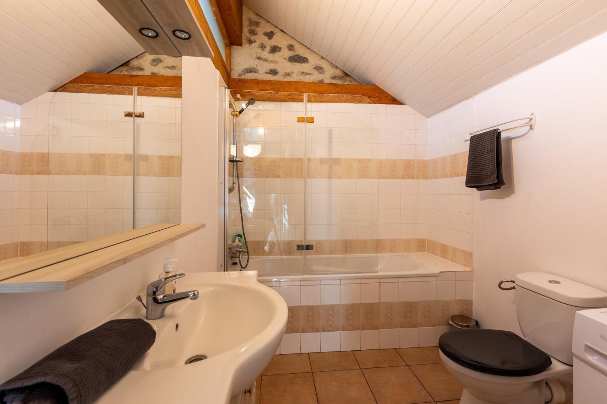 La Grande Maison Rouge Angoustrine Room photo